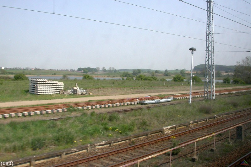 Bahn 080.jpg - Streckenneubau zwischen Waren und Neustrelitz.